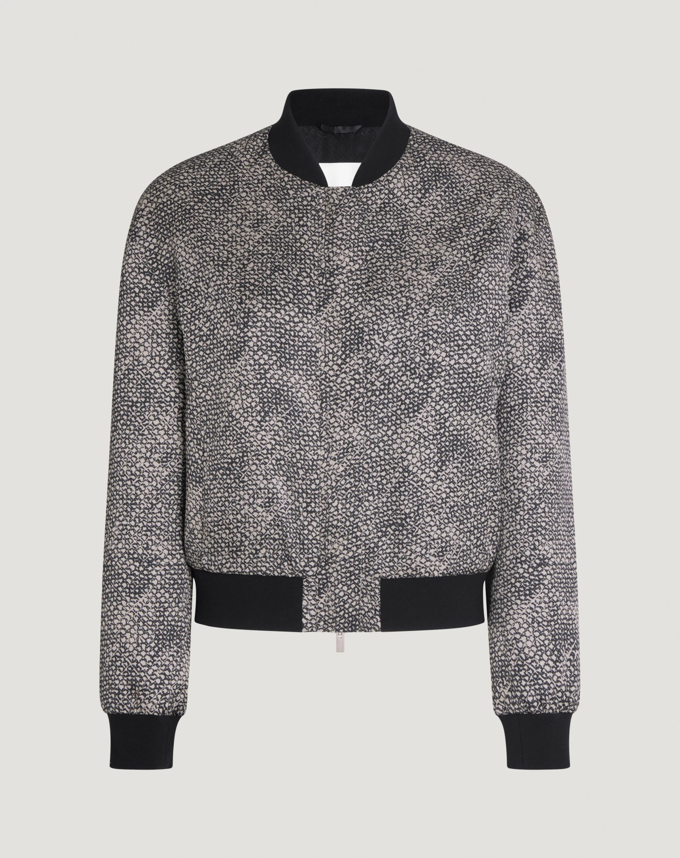 Bomber in satin fluido