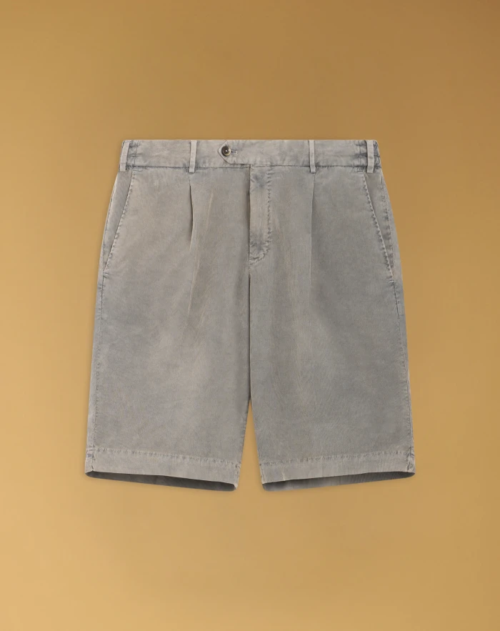 Bermuda shorts in superlight velvet