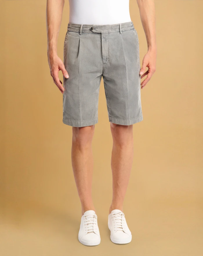 Bermuda shorts in superlight velvet