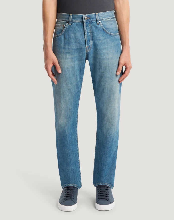 Relax jeans in responsible denim