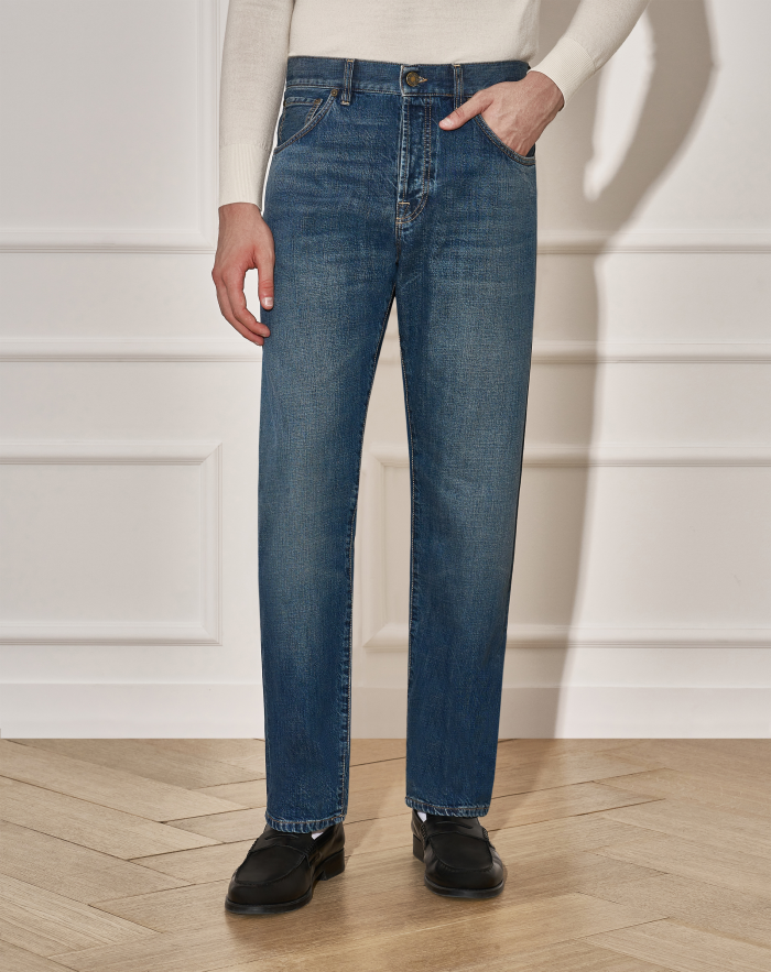 Relax jeans in rigid denim