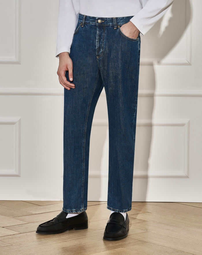 Barrel jeans in rigid denim