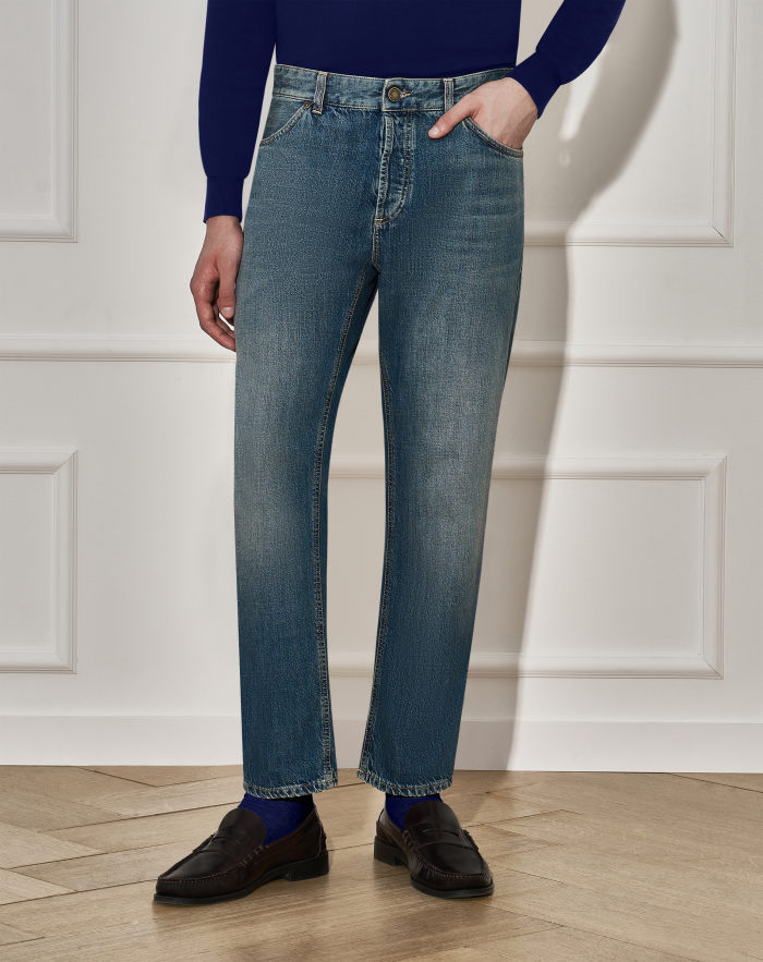 Barrel jeans in rigid denim