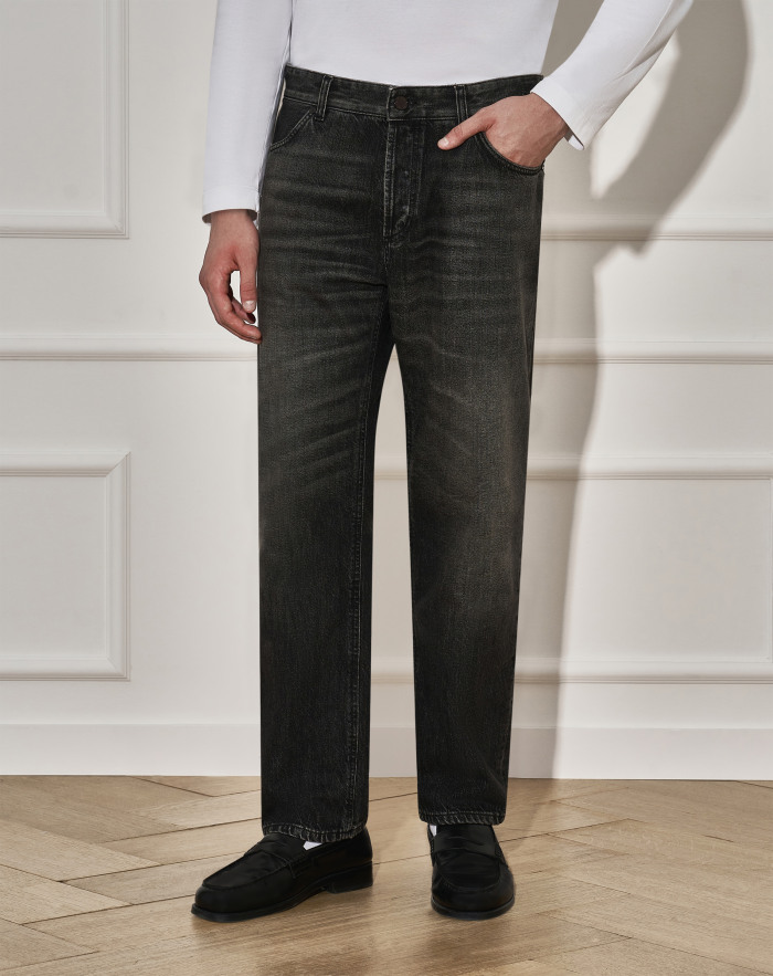Barrel jeans in black rigid denim