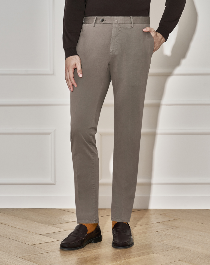 Slim trousers in stretch gabardine