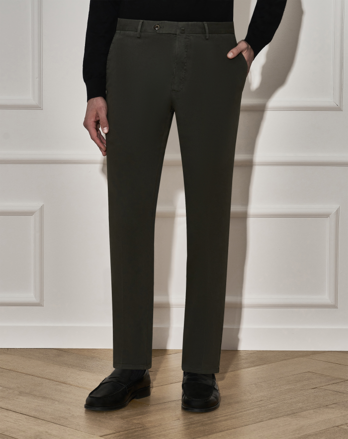 Slim trousers in stretch gabardine
