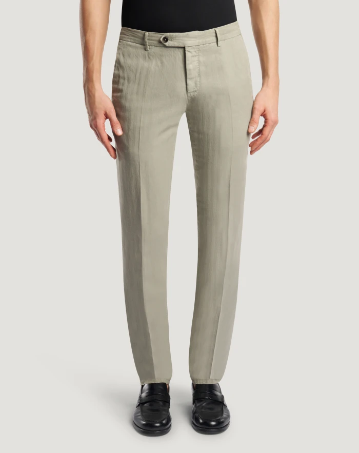 Slim trousers in cotton and linen