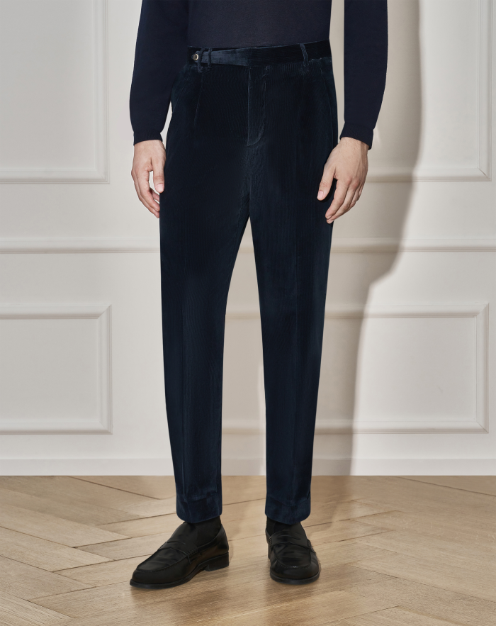 Carrot trousers in super soft velvet