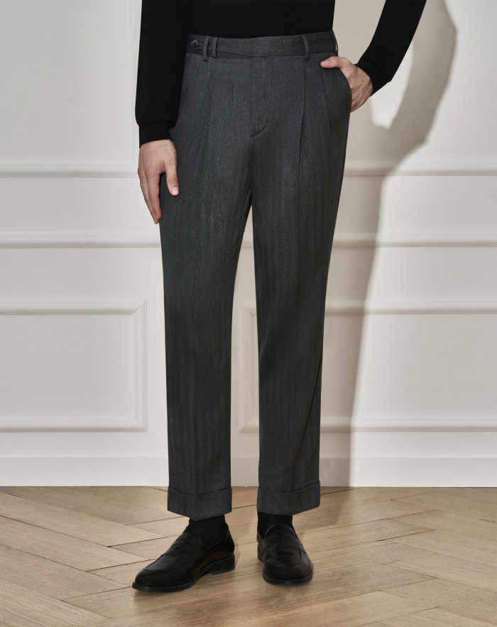 Carrot trousers in wool and cotton
