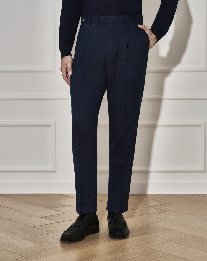 Carrot trousers in wool and cotton